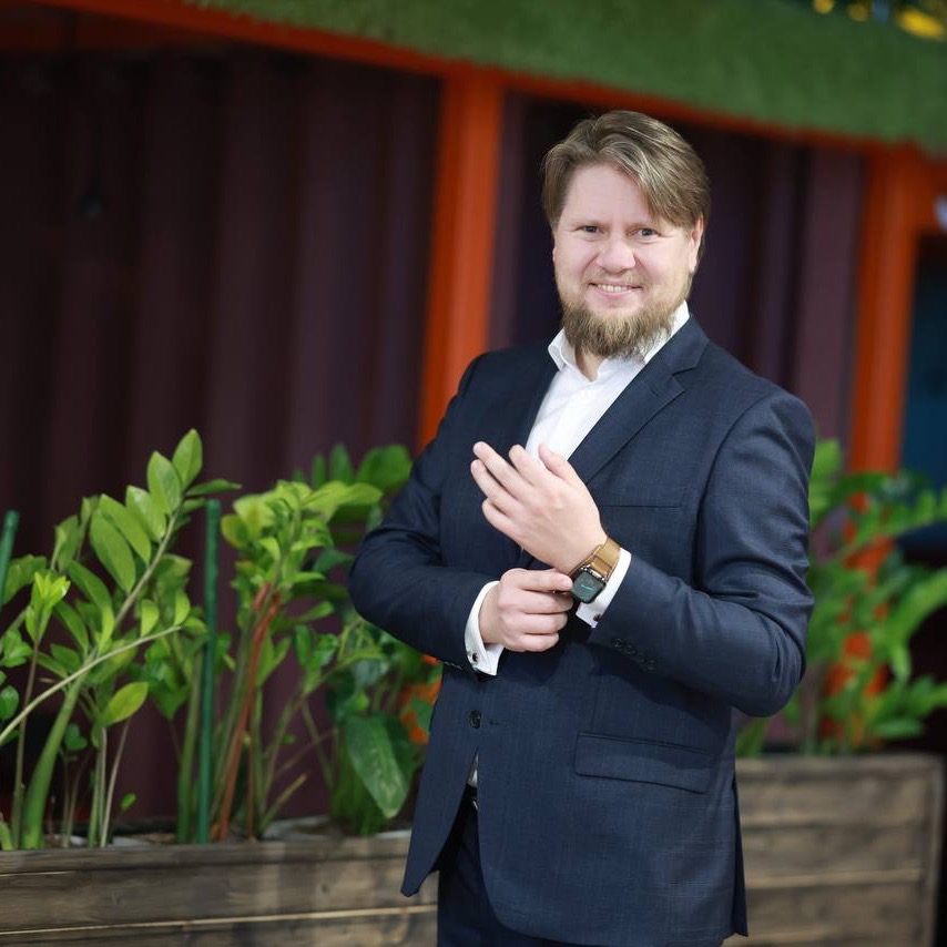 Ренат Акмалов